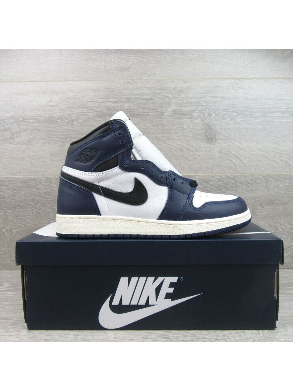 Air Jordan 1 Retro High OG "Midnight Navy" Sneakers GS Size 7Y NEW - Picture 2 of 14